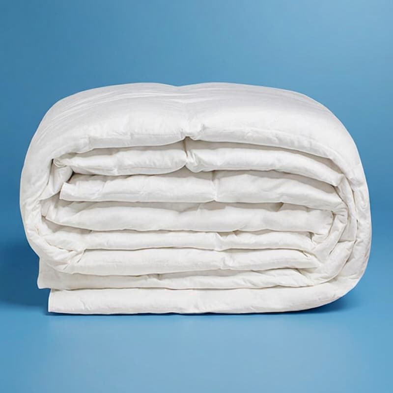 Quilted duvet with silicone filling